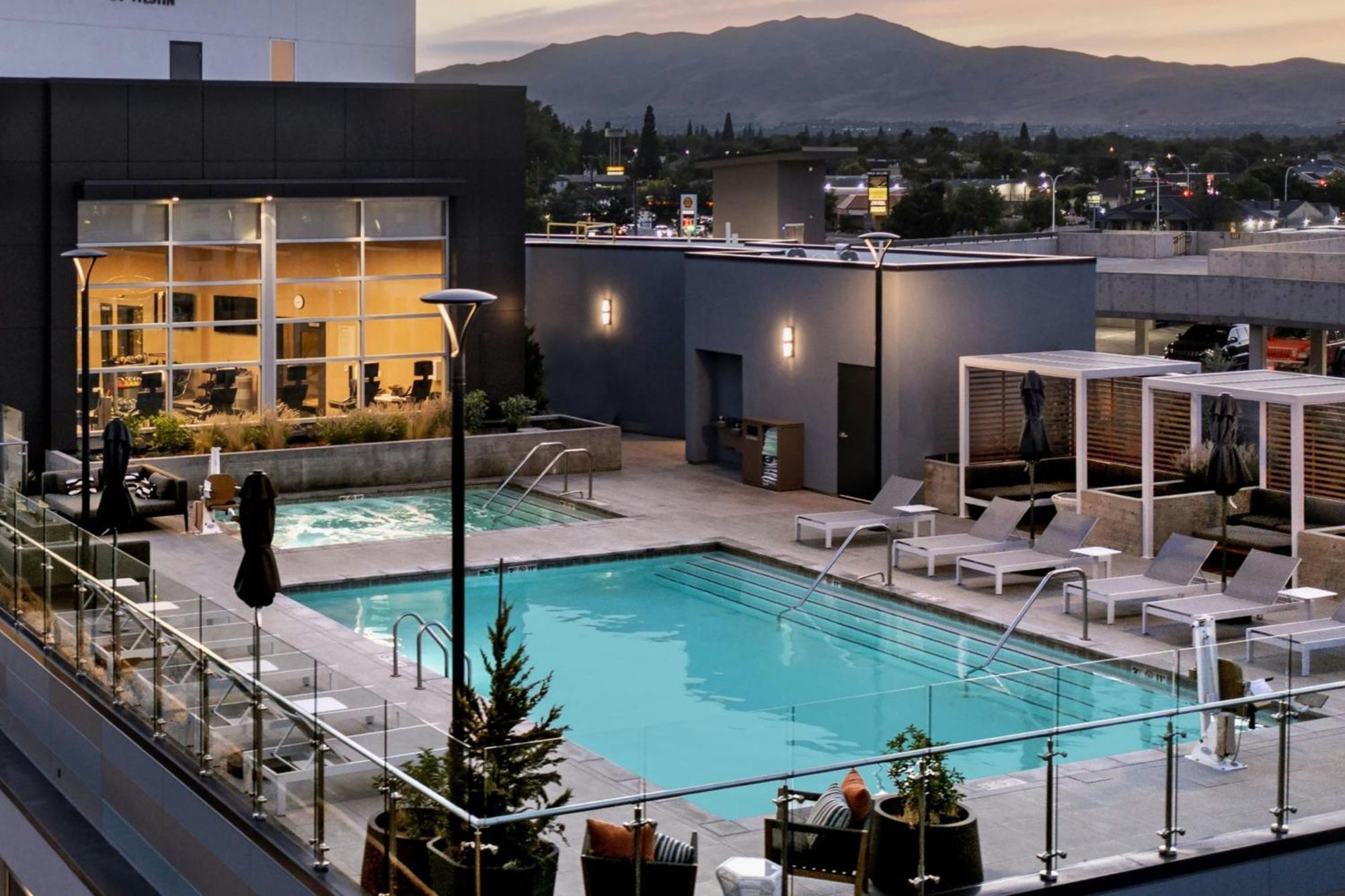 Element Reno Experience District Hotel Bagian luar foto