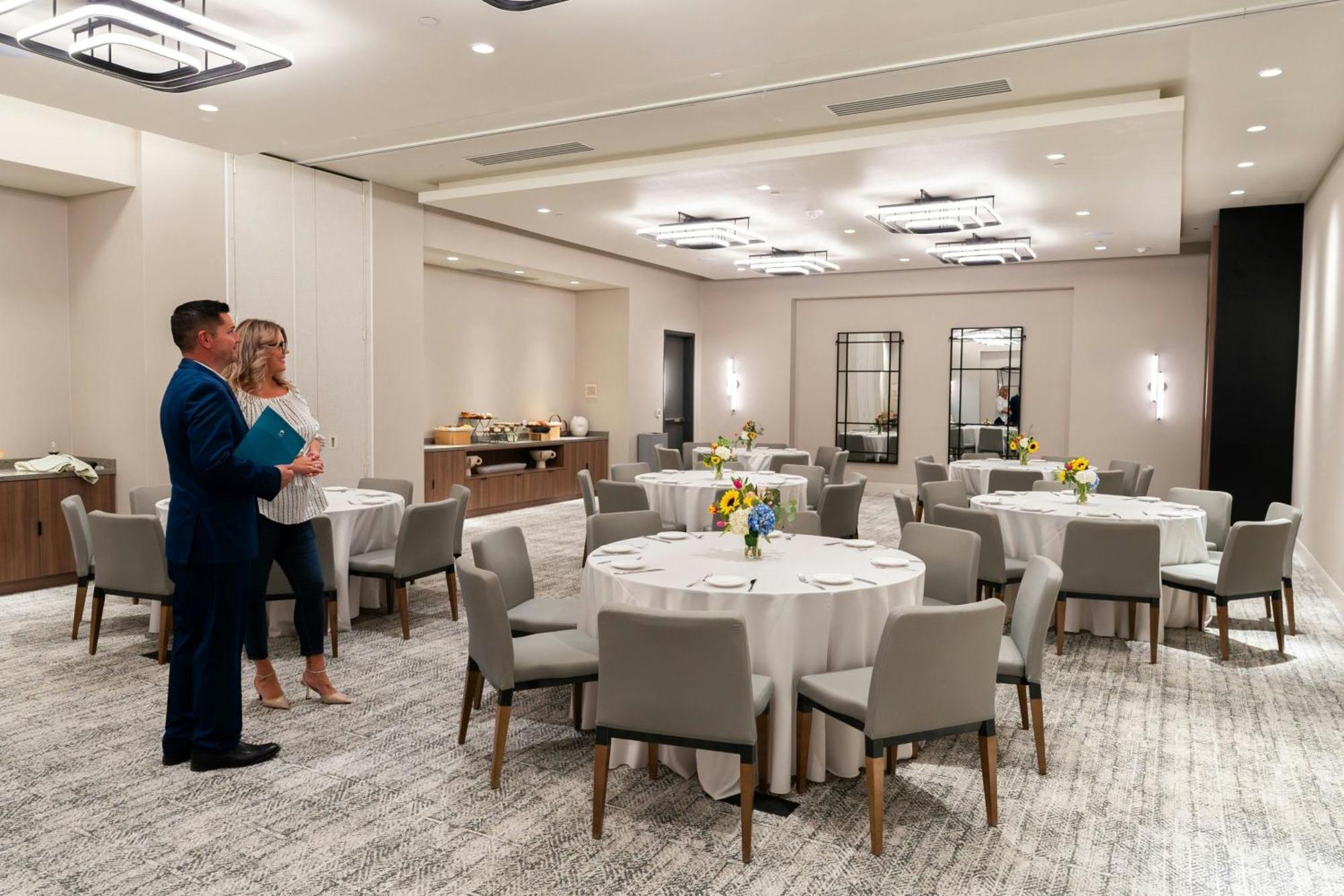 Element Reno Experience District Hotel Bagian luar foto