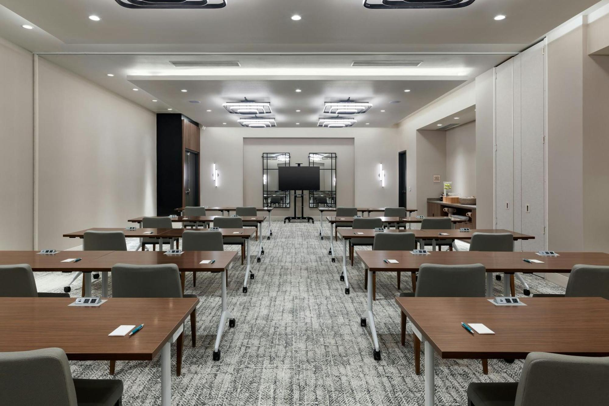 Element Reno Experience District Hotel Bagian luar foto