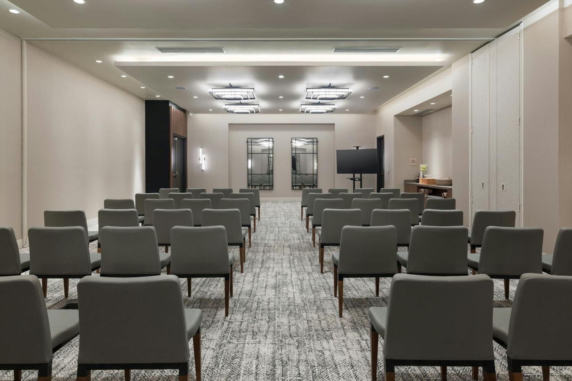 Element Reno Experience District Hotel Bagian luar foto